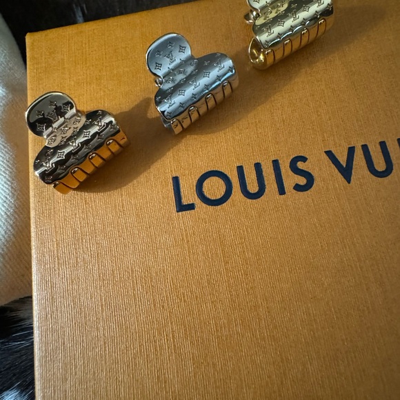 Louis Vuitton Mini Hair Claw Clip Accessoire Nanogram M68940 Set Giftable - Picture 2 of 5